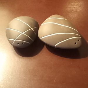 Stone style Salt & Pepper shakers